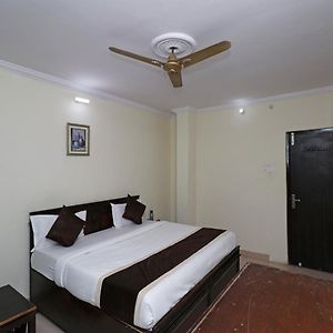Oyo 23009 Hotel Maxx