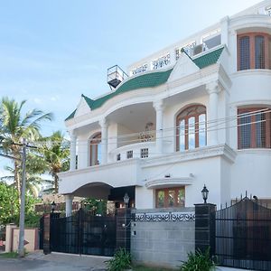 Oyo Flagship 23566 Daffodils Nest Pallikaranai